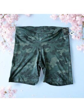 GAP Fit Women's Camo High Rise Bike Shorts Sz XXL NEW